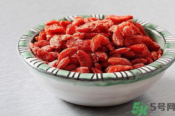枸杞可以長時間燉煮嗎？枸杞有什么功效？