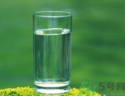 白開水隔幾天還能喝嗎？喝白開水要注意什么？