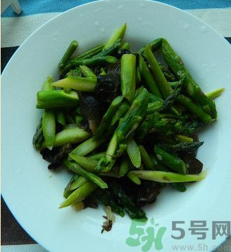 蘆筍和洋蔥能一起吃嗎？蘆筍和洋蔥怎么炒好吃？