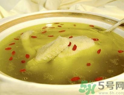 燉雞湯怎么去腥？燉雞湯很腥要怎做才好？