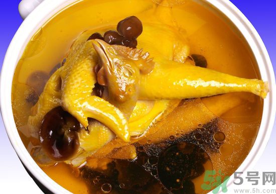 燉雞湯怎么去腥？燉雞湯很腥要怎做才好？