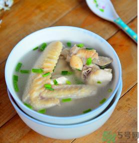 煲湯用什么鍋好？燉雞湯用什么鍋好呢？