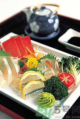 生魚(yú)片的做法是什么？如何自制生魚(yú)片？