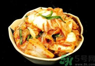 白菜隔夜了還能吃嗎？白菜隔夜怎么吃？