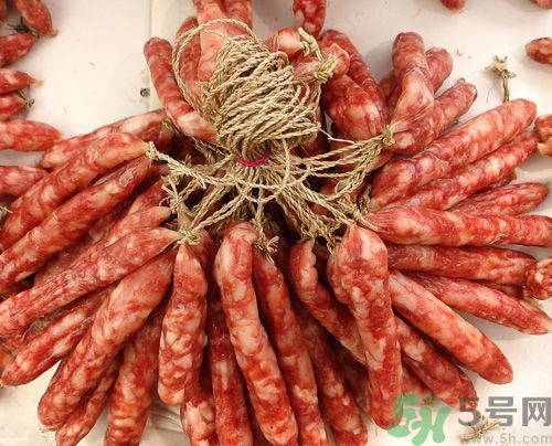 臘腸發(fā)霉還能吃嗎？臘腸發(fā)霉要怎么辦？