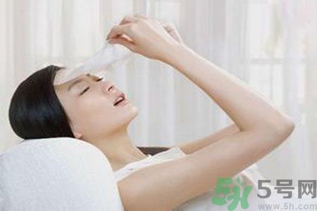 皮膚出油吃什么好？皮膚出油應(yīng)該吃什么？