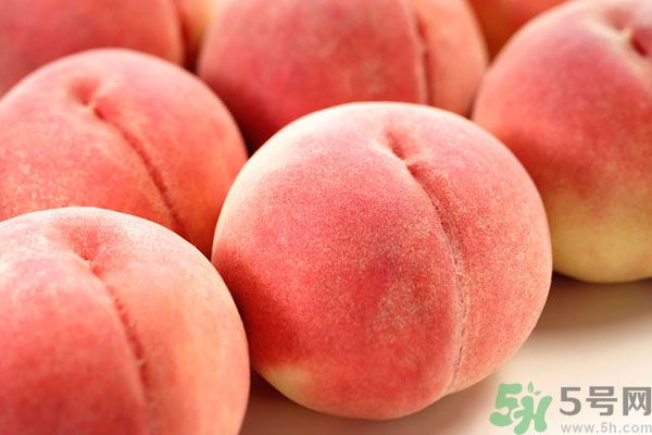 菠蘿可以和桃子一起吃嗎？菠蘿和桃子一起吃可以嗎？