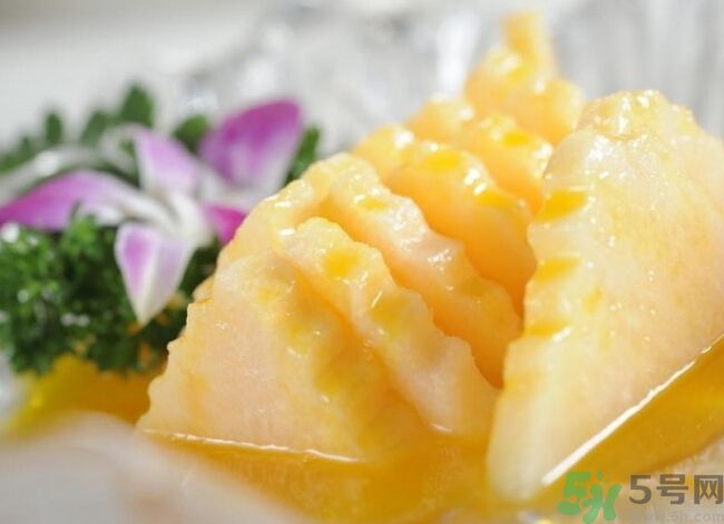 菠蘿里面發(fā)黑是為什么？發(fā)黑的菠蘿能吃嗎？