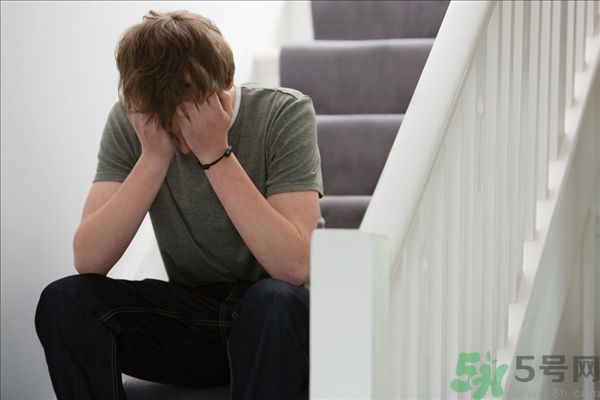 一生氣就流眼淚是怎么回事？生氣流淚怎么辦？