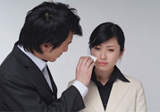 一生氣就流眼淚是怎么回事？生氣流淚怎么辦？