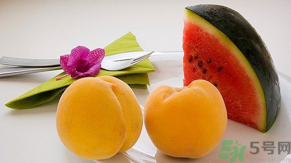 咳嗽能吃桃子嗎？咳嗽吃桃子好嗎？