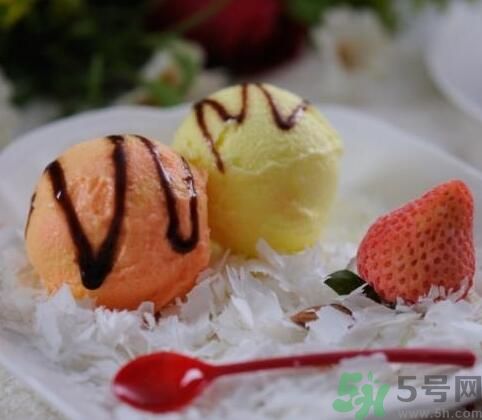 吃冰淇淋會(huì)上火嗎？吃冰淇淋長(zhǎng)痘是怎么回事？
