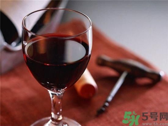 喝紅酒可以美容嗎？喝紅酒有什么好處？