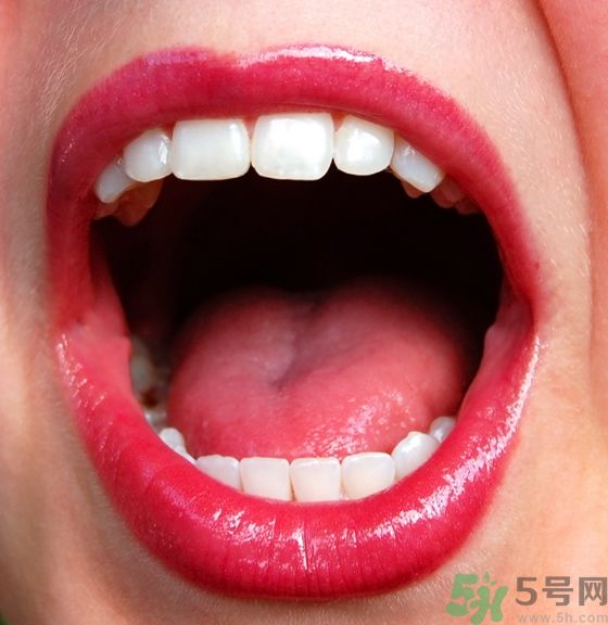 嘴里有潰瘍怎么辦？口腔潰瘍吃什么好？