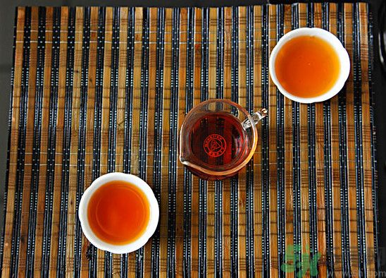 茉莉花綠茶加苦瓜能減肥嗎？茉莉花和苦瓜泡水喝嗎？