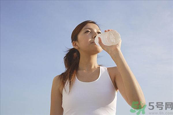 邊跑步邊喝豆?jié){可以嗎？跑步的時(shí)候喝豆?jié){好嗎？