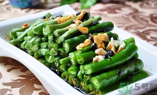 四季豆早期中毒的癥狀有哪些？吃四季豆中毒了怎么辦？