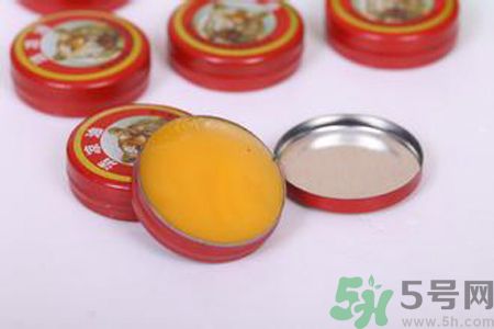 清涼油弄到眼睛里有什么危害？清涼油弄到眼睛里怎么辦？
