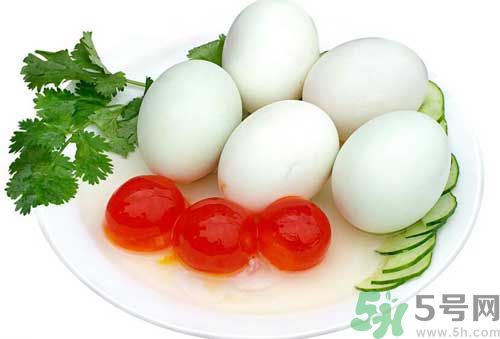 吃咸鴨蛋會上火嗎？吃咸鴨蛋可以降火嗎？