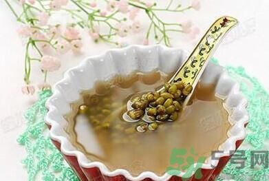 菊花晶能喝綠豆湯一起喝嗎？菊花晶和綠豆湯可以一起喝嗎？