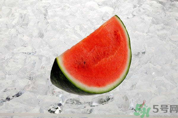 西瓜放冰箱可以放幾天？西瓜放冰箱隔夜能吃嗎？
