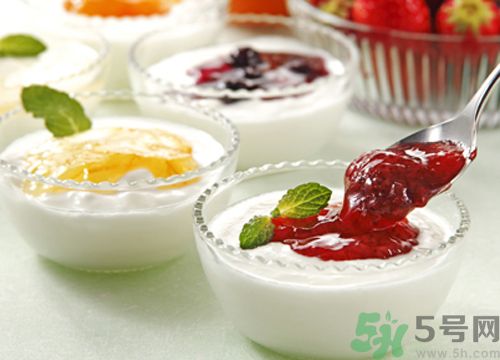 剛吃了消炎藥能喝酸奶嗎？剛吃了消炎藥喝酸奶會(huì)怎么樣？
