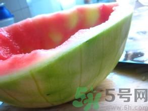 西瓜皮能敷臉嗎？怎么用西瓜皮敷臉？