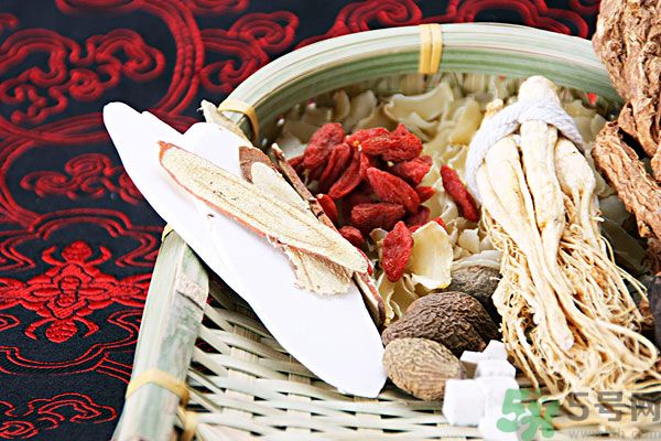 夏天吃茯苓好嗎？夏天吃茯苓有什么好處？