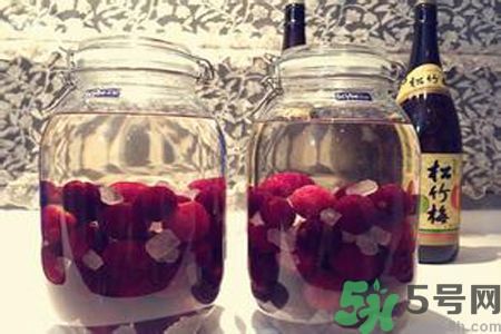 楊梅酒要泡多久？楊梅酒的保質(zhì)期是多久？