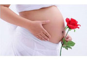陜西最美媽媽是誰？陜西最美媽媽當街哺乳被棄女嬰是怎么回事？