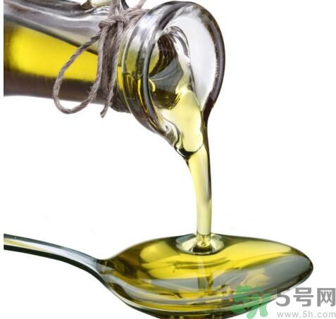 橄欖油夏天要放冰箱嗎？橄欖油可以放冰箱嗎？