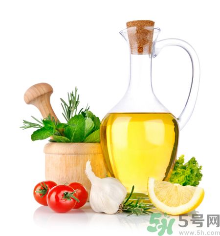 夏天吃橄欖油好還是調(diào)和油好？夏天吃橄欖油好嗎？