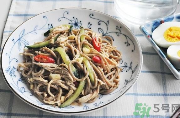 蕎麥怎么做成面條？蕎麥面條怎么做好吃？