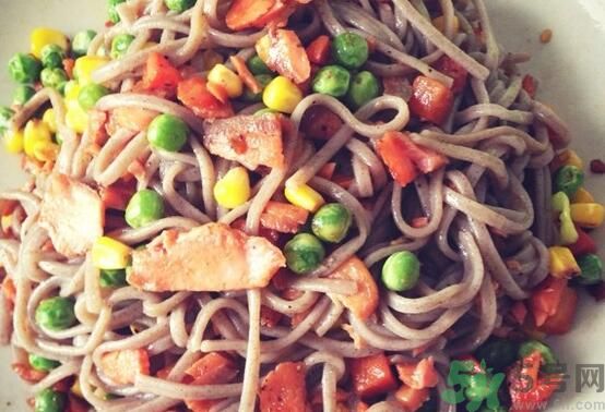 蕎麥怎么做成面條？蕎麥面條怎么做好吃？