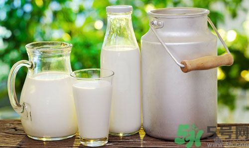 西瓜能和牛奶一起吃嗎？西瓜和牛奶一起吃好嗎？