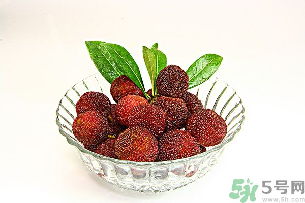 吃楊梅時(shí)可以喝茶嗎？吃楊梅時(shí)喝茶有什么壞處？