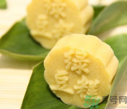 吃綠豆糕可以喝酸奶嗎？吃綠豆糕喝酸奶好不好？