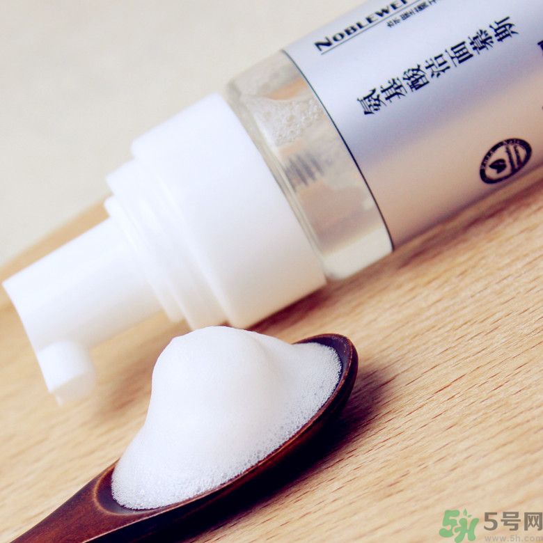 優(yōu)美成分零負(fù)擔(dān)清透水感凝霜適合什么年齡？優(yōu)美成分零負(fù)擔(dān)清透水感凝霜怎么樣？