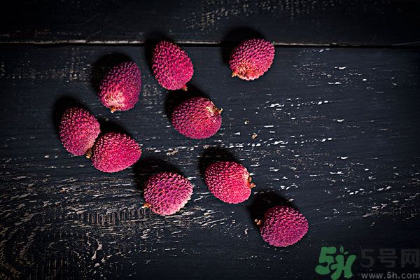 荔枝可以和雞蛋一起吃嗎？荔枝和雞蛋一起吃好嗎？