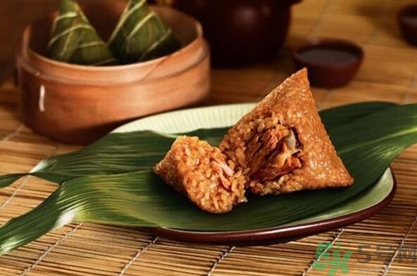 熟粽子泡在水里會(huì)壞嗎？熟粽子為什么要泡在水里？
