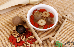 山楂枸杞一起泡水喝好嗎？山楂枸杞一起泡水喝有什么好處？