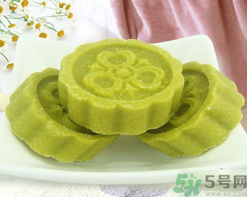 喝中藥期間可以吃綠豆糕嗎？吃中藥能不能吃綠豆糕？