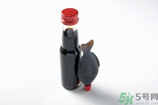 老抽和生抽的區(qū)別方法？怎么區(qū)分生抽和老抽？
