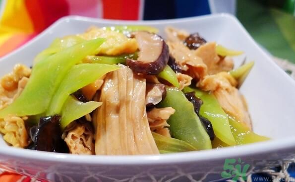 萵筍可以和香菇一起炒嗎？萵筍和香菇一起吃好嗎？