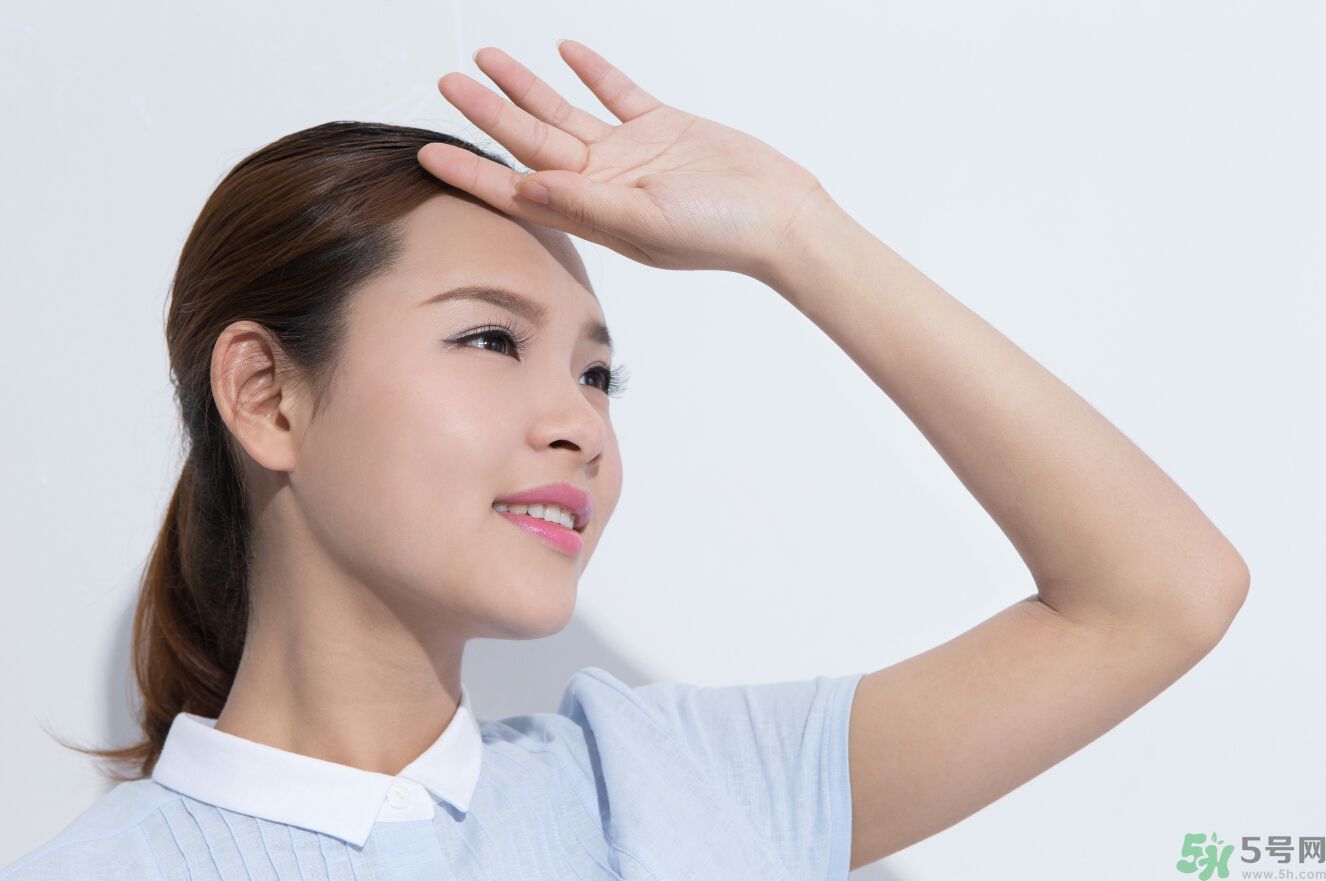 胳膊曬黑了多久能恢復(fù)？胳膊曬黑了怎么白回來？