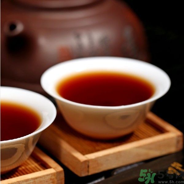 普洱茶生茶好還是熟茶好？普洱茶的功效與作用？