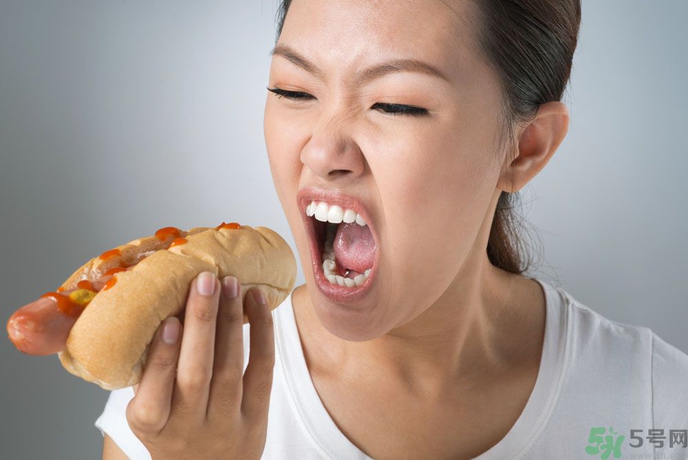 青春期女生吃很多是怎么回事？青春期女生很能吃怎么辦？