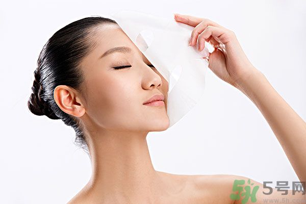 洗澡的時候可以敷面膜嗎？敷面膜和洗澡的順序