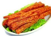一對(duì)姐弟乳房過(guò)大,因?yàn)槠綍r(shí)愛(ài)吃辣條