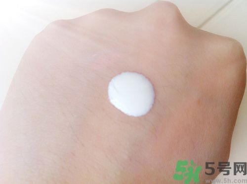 蘇菲娜sofina防曬霜哪款好用？sofina防曬白蕾絲藍蕾絲區(qū)別